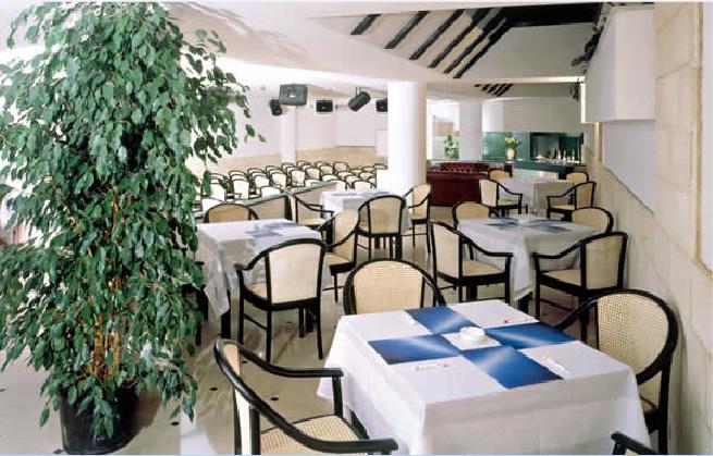 Hyencos Hotel Calos Торе Сан Джовани Удженто Ресторант снимка